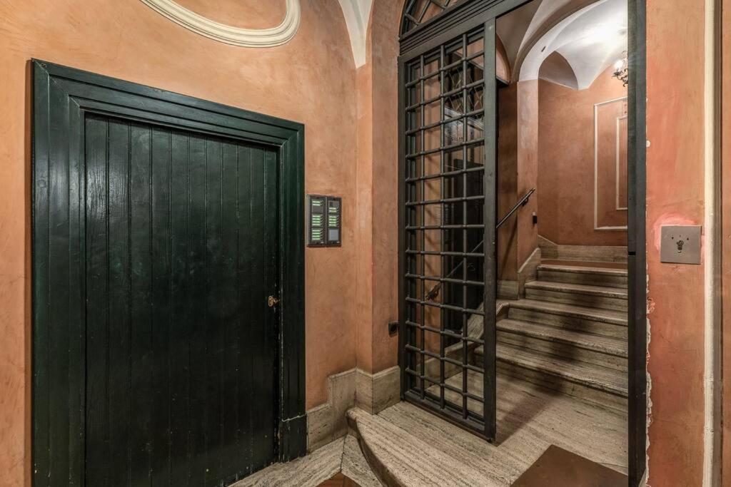 Domus Mondrian Luxury House Apartment Рим Екстериор снимка